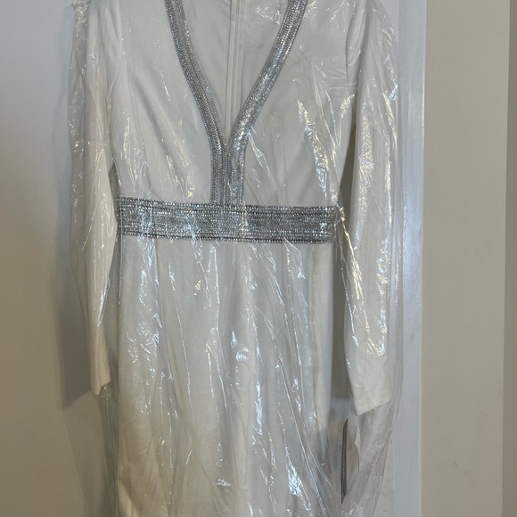 White long sleeve dress - Picture 3 of 6